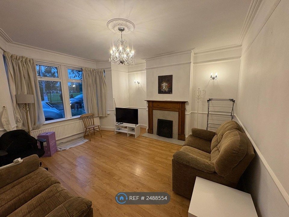 Property photo 2 of 17 Room 7 - Available On 15th October