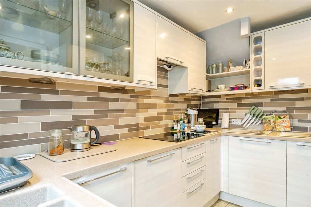 Property photo 3 of 16 Picture No. 19