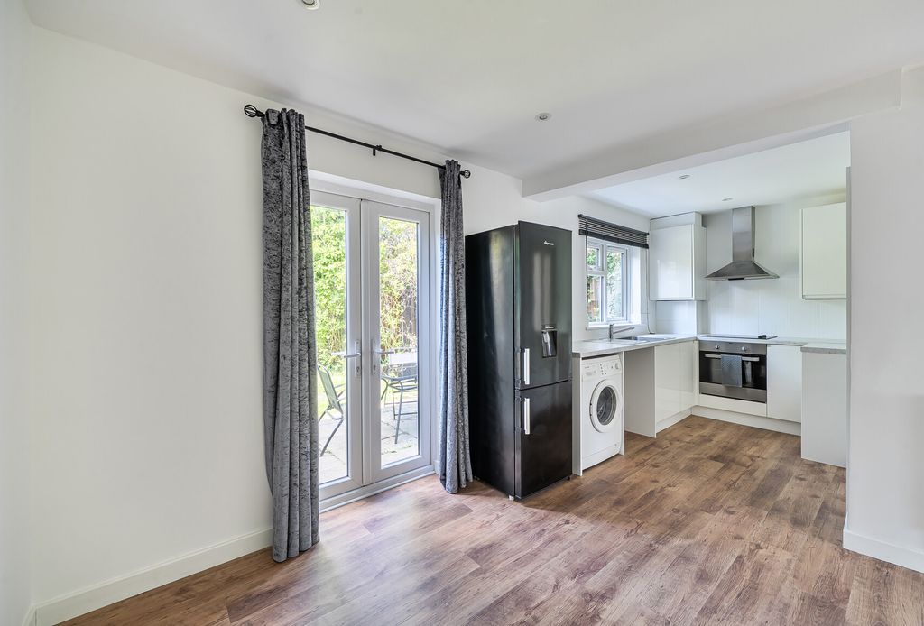 Property photo 3 of 12 1456728-18-69Fcaf...