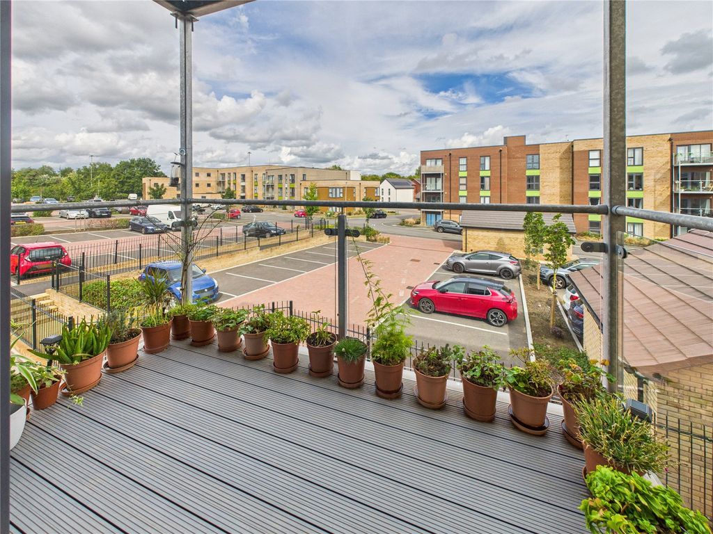 Property photo 3 of 16 Picture No. 11