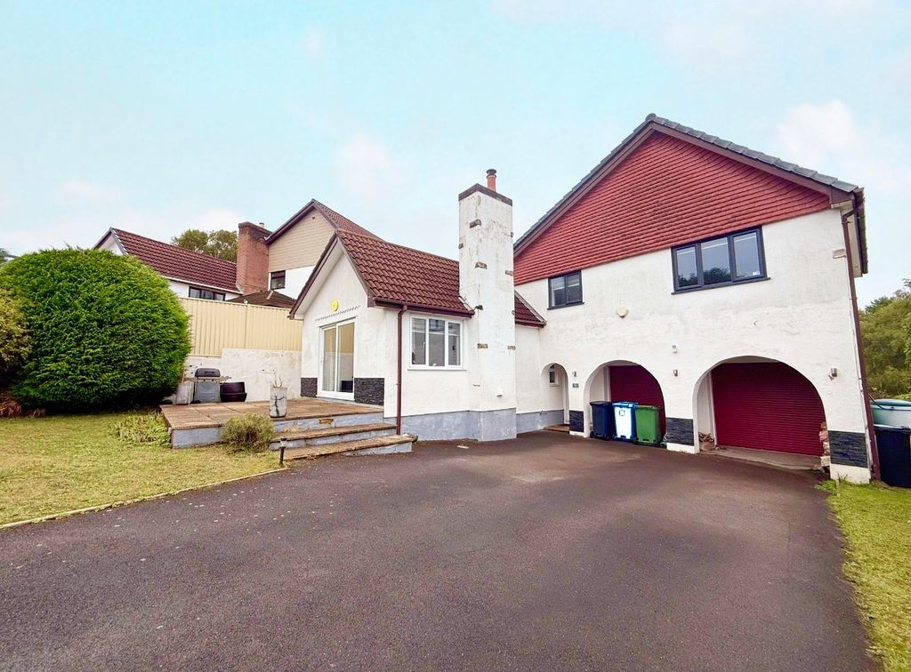 Property photo 1 of 21 External