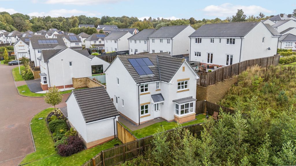 Property photo 1 of 32