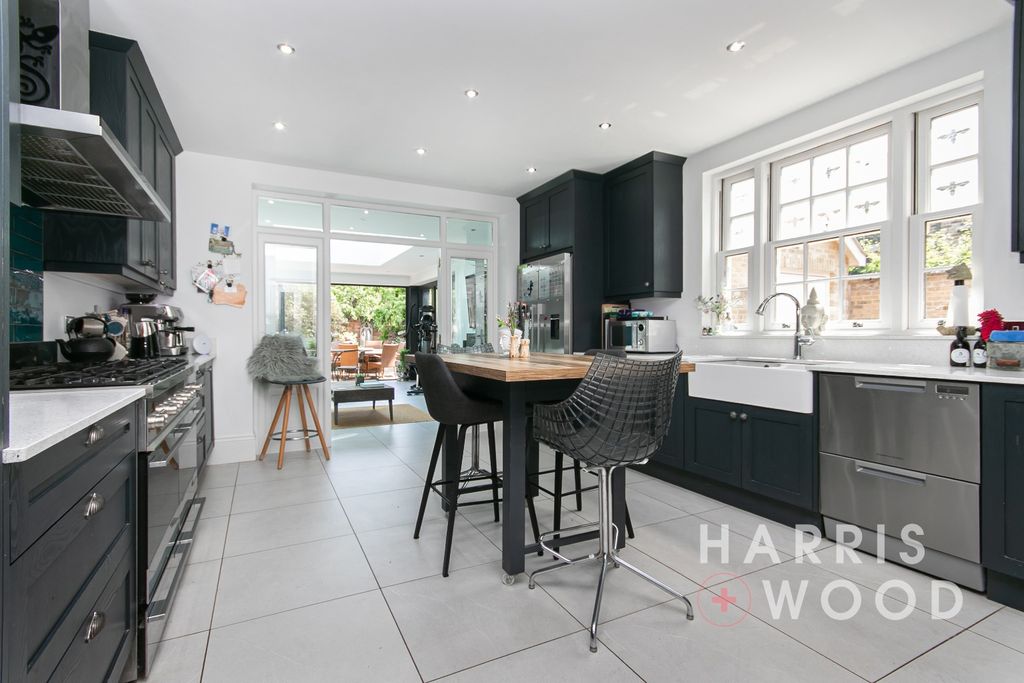 Property photo 2 of 53 4220948