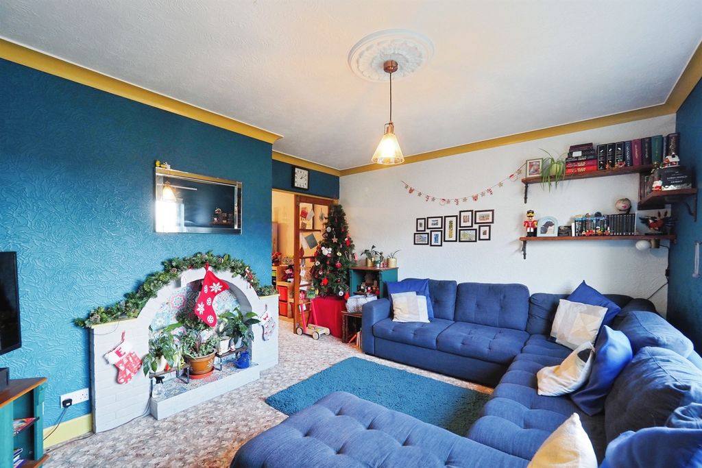 Property photo 2 of 18