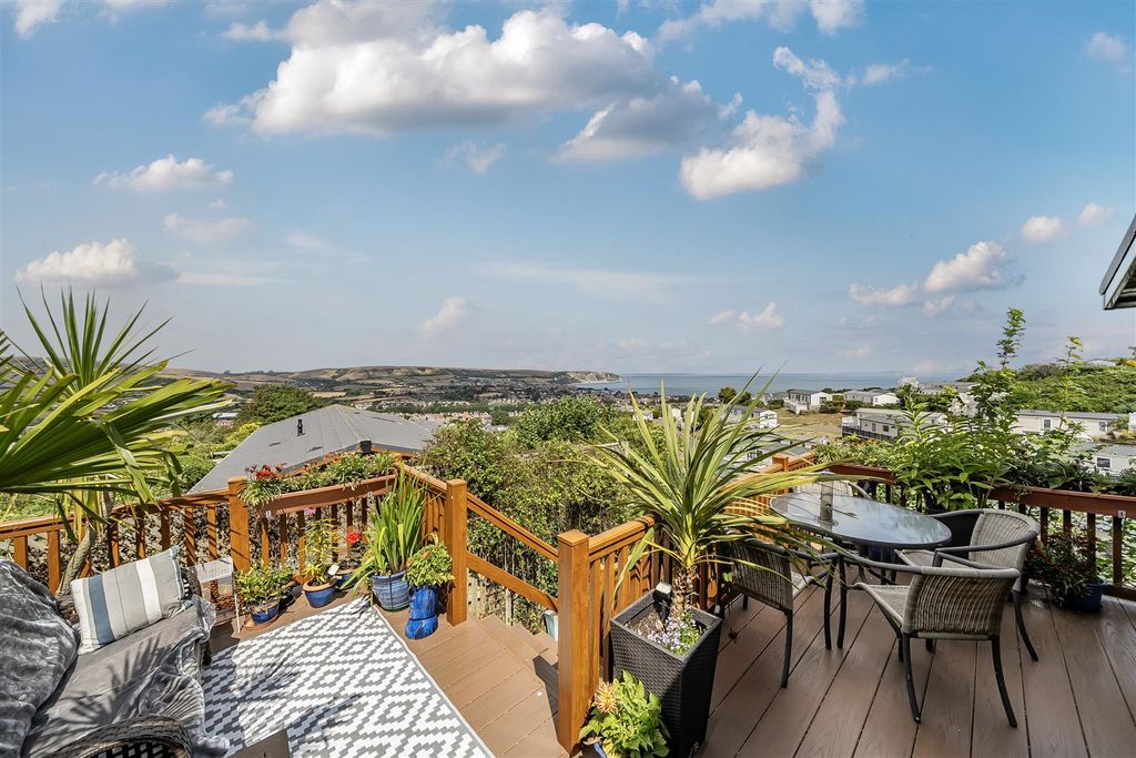 Property photo 3 of 23 1333559-5-688Cf2Daf1F25.Jpg