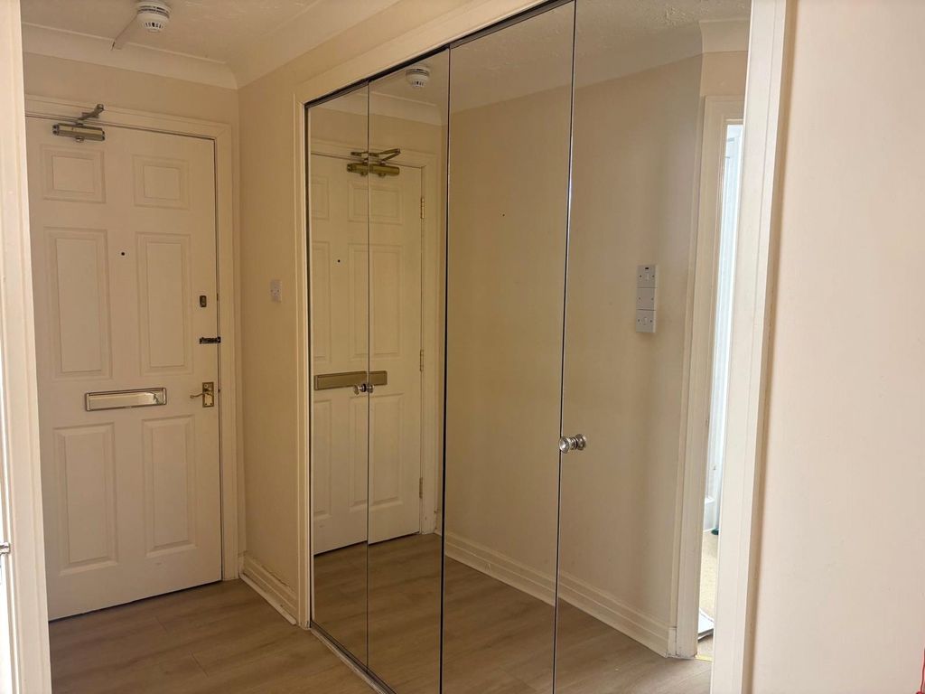 Property photo 2 of 8 Picture No. 05