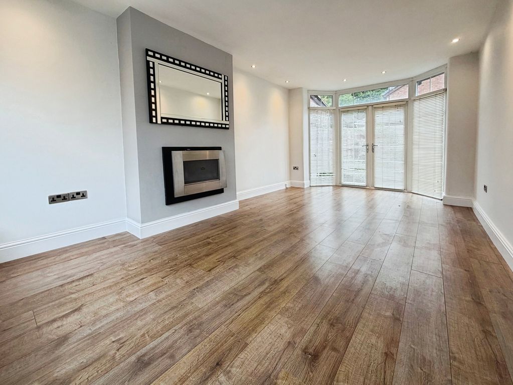 Property photo 2 of 12 Pbox-Img.Jpg