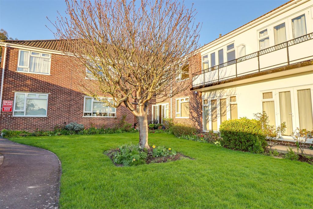 Property photo 2 of 14