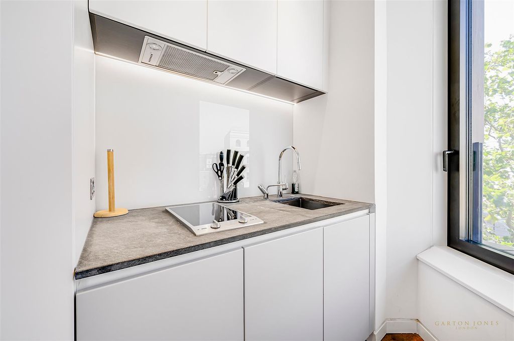 Property photo 3 of 16 Kitchen.Jpg