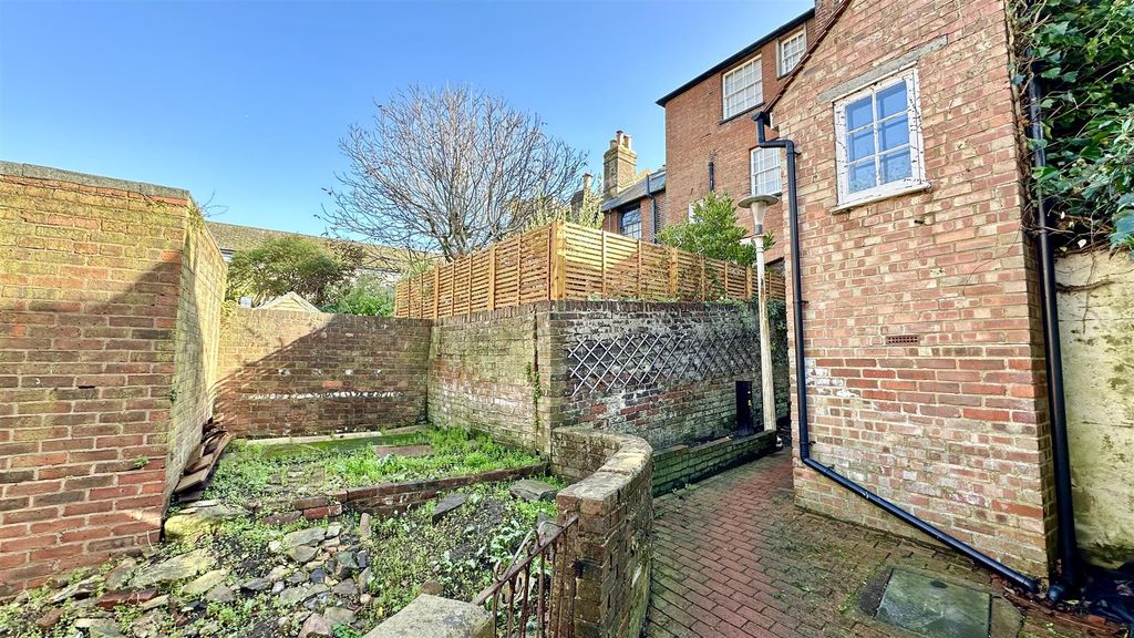 Property photo 3 of 36