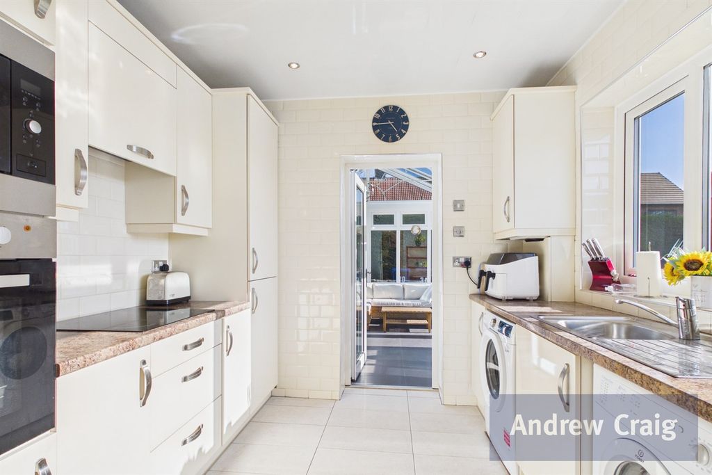 Property photo 2 of 16 Kitchen