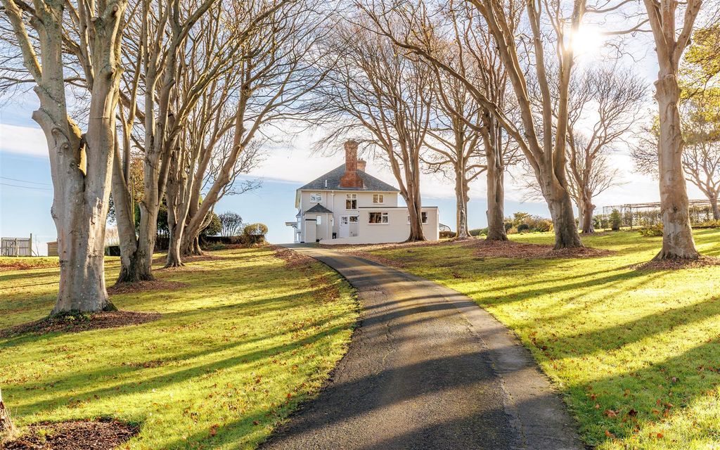 Property photo 3 of 32 3.Jpg