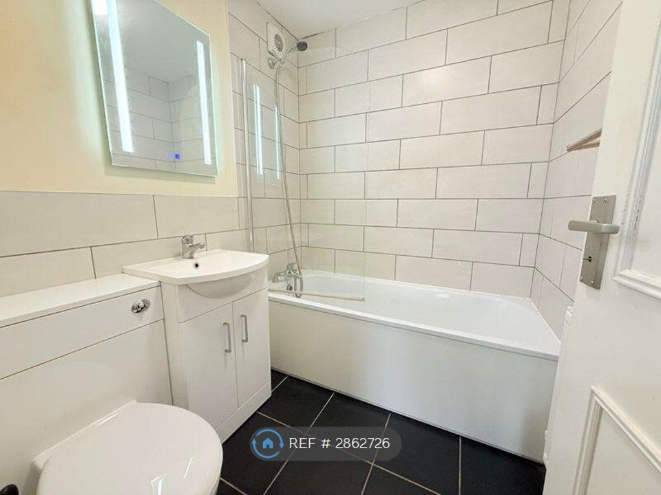 Property photo 2 of 6 Bathroom