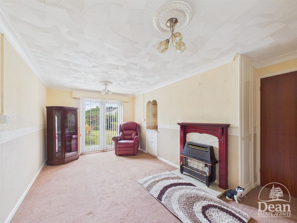 Property photo 3 of 27