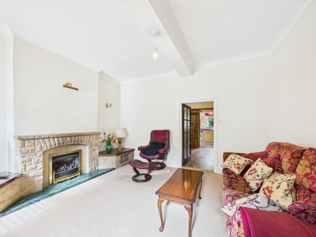 Property photo 2 of 43 Sitting Room