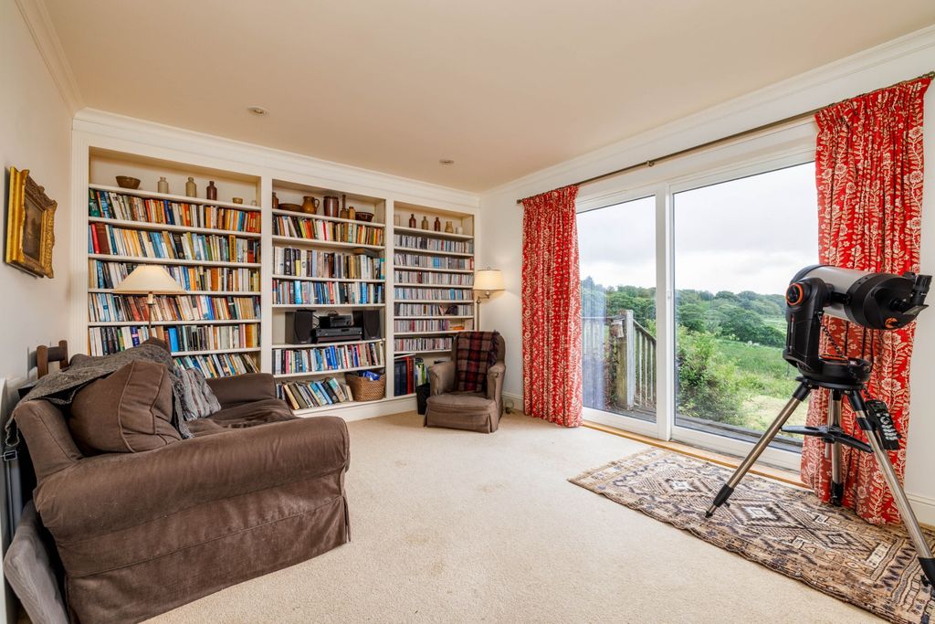 Property photo 2 of 40