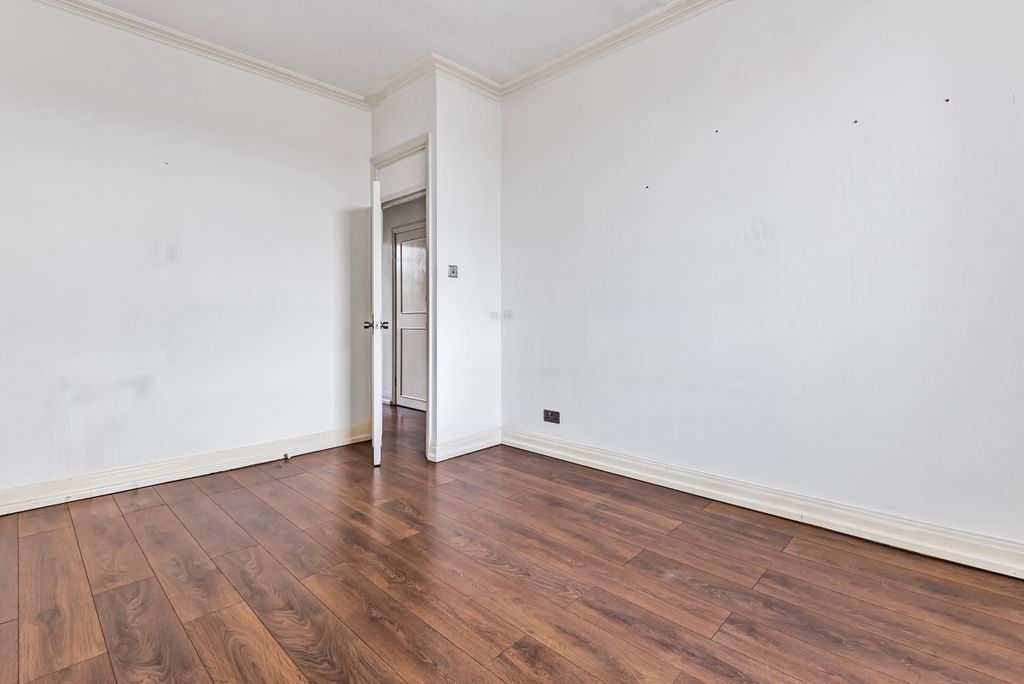 Property photo 3 of 5 781740 (2)