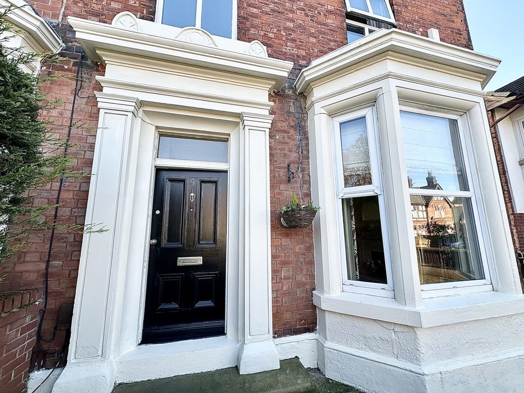 Property photo 2 of 28