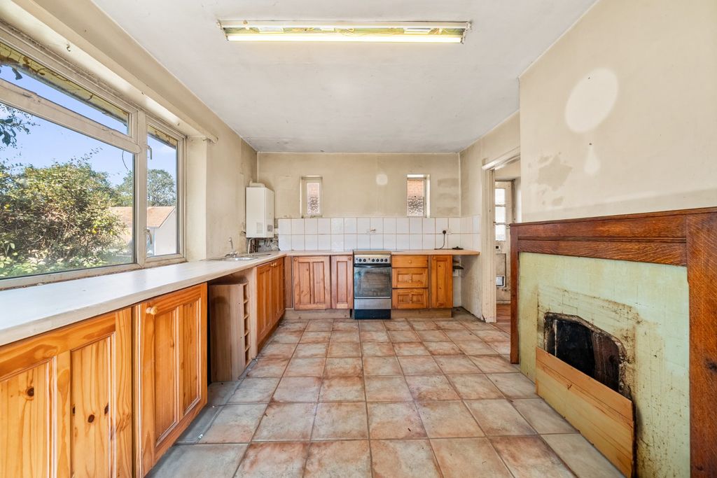 Property photo 2 of 17 Picture No. 16