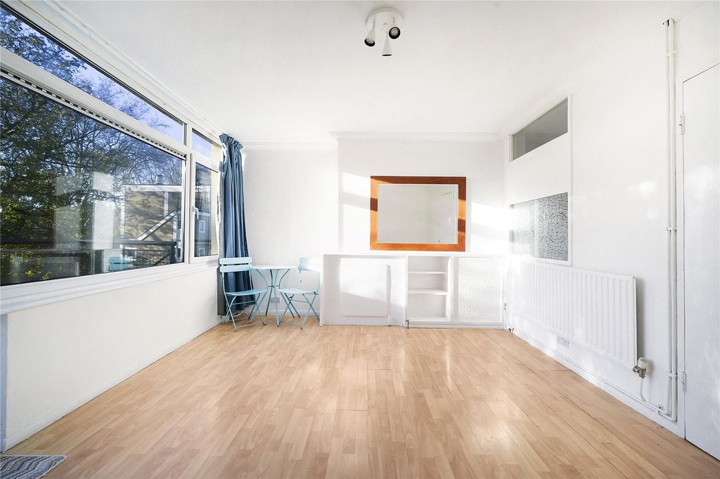 Property photo 3 of 18 Picture No. 10