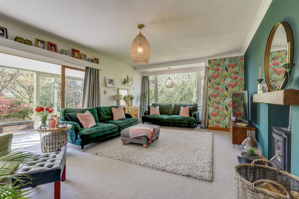 Property photo 2 of 35