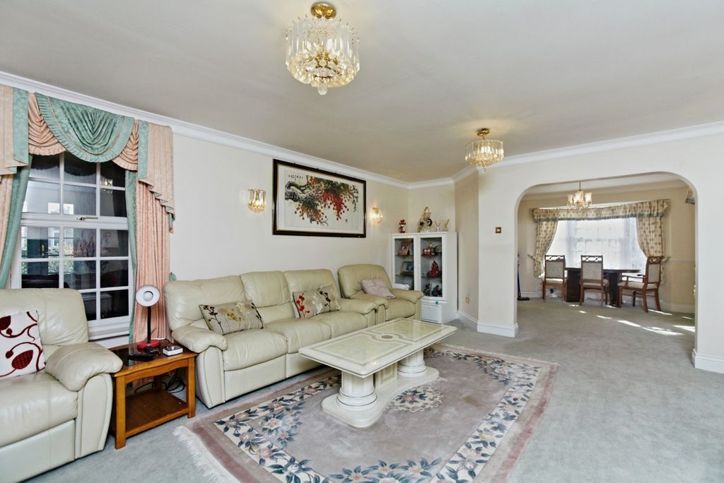Property photo 2 of 20 Pbox-Img.Jpg