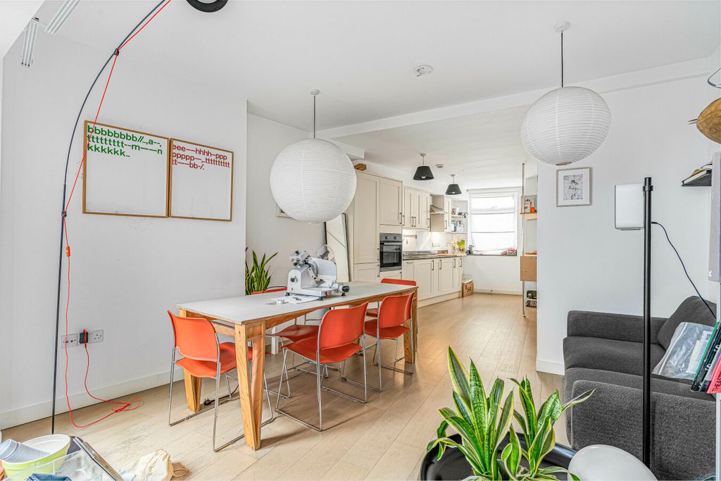 Property photo 1 of 18 Photo 0