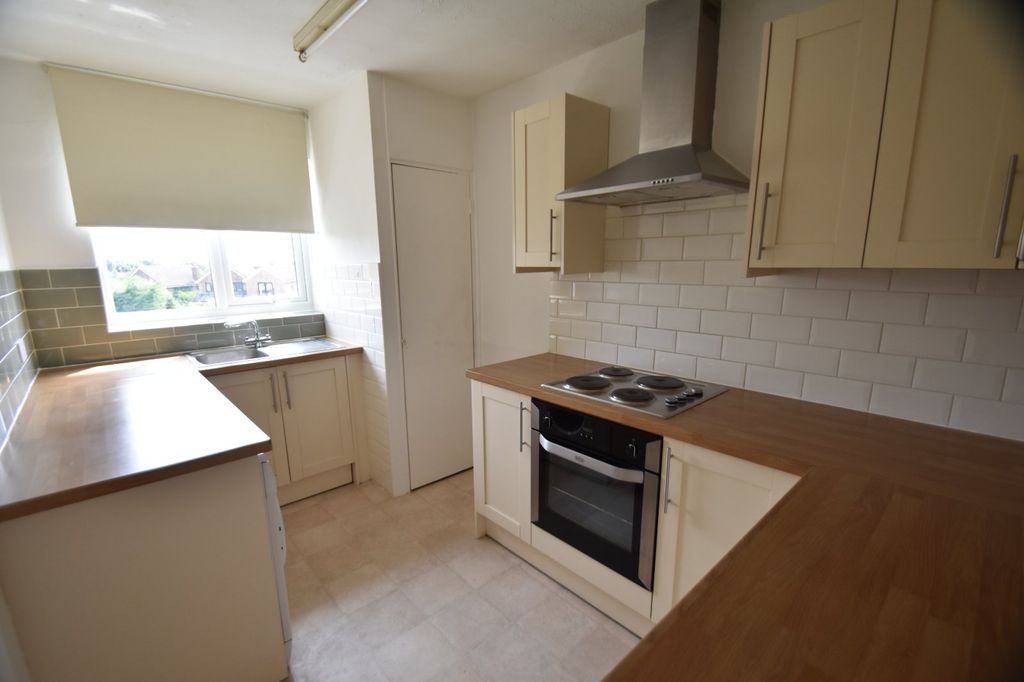 Property photo 2 of 12 Kitchen