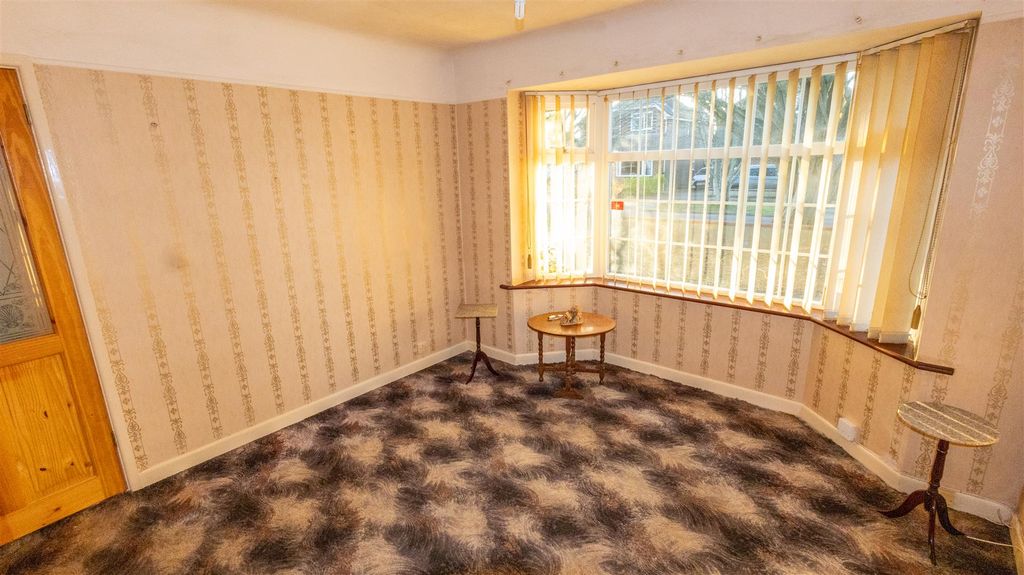 Property photo 3 of 18 Martin Avenue-08.Jpg