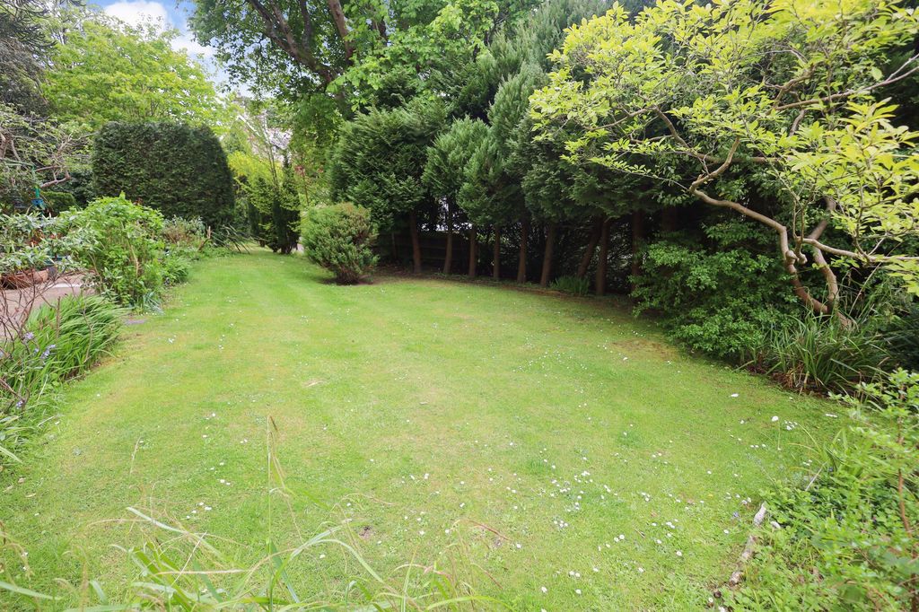 Property photo 2 of 9 Photo 9