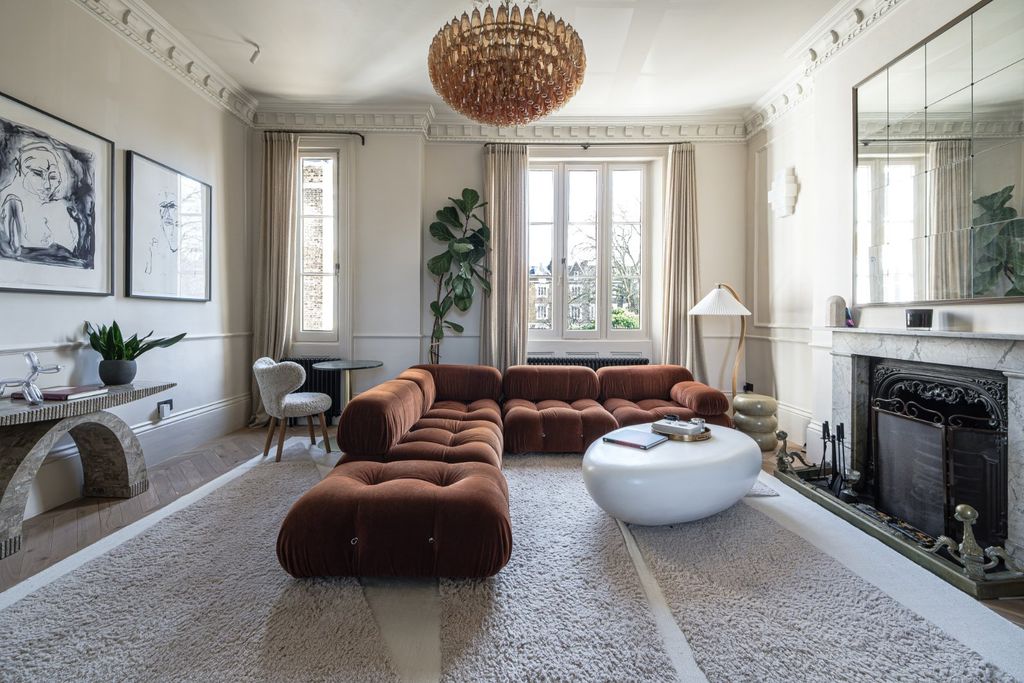 Property photo 2 of 25