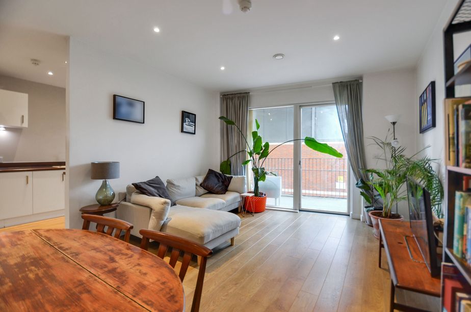 Property photo 3 of 26 Open Plan Loun Ge Area (5).Jpg