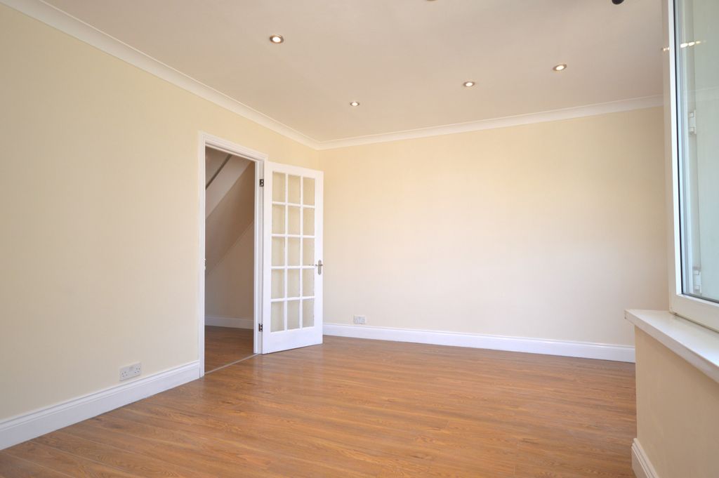 Property photo 3 of 13 Dsc 0126