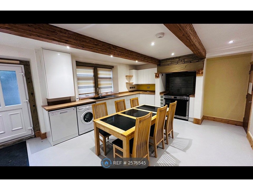 Property photo 1 of 10 Kitchen