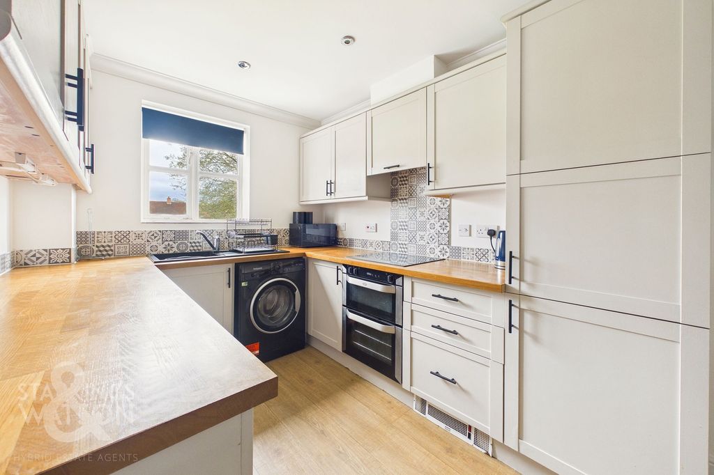 Property photo 3 of 19