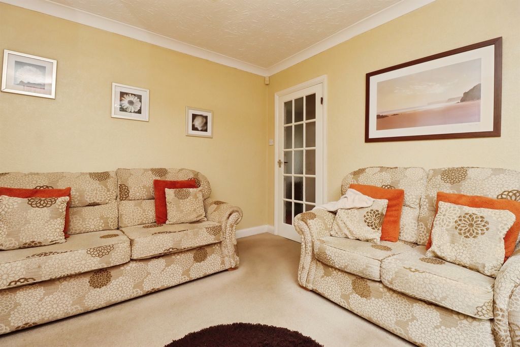 Property photo 3 of 25