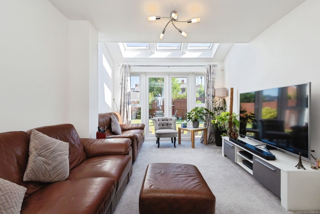 Property photo 3 of 17 Pbox-Img.Jpg