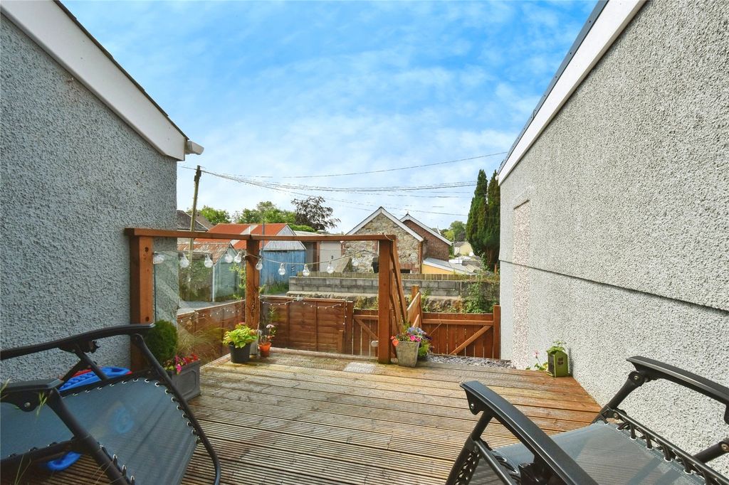 Property photo 2 of 20 Picture No. 06