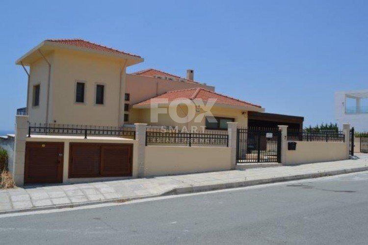 Property photo 1 of 20 Luxury Six Bedroom Villa With Sea Views In Kefalogremmos, Li