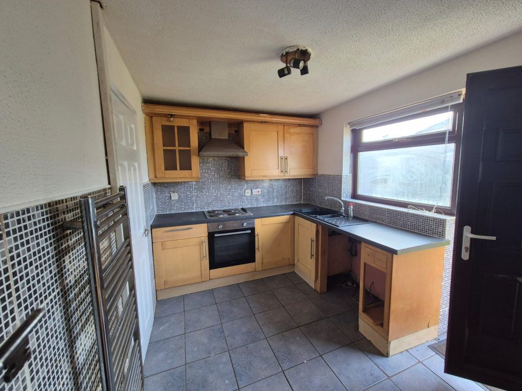 Property photo 2 of 3
