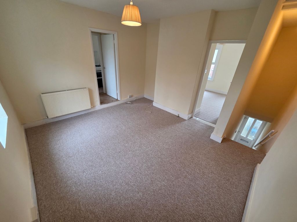 Property photo 2 of 8 Image