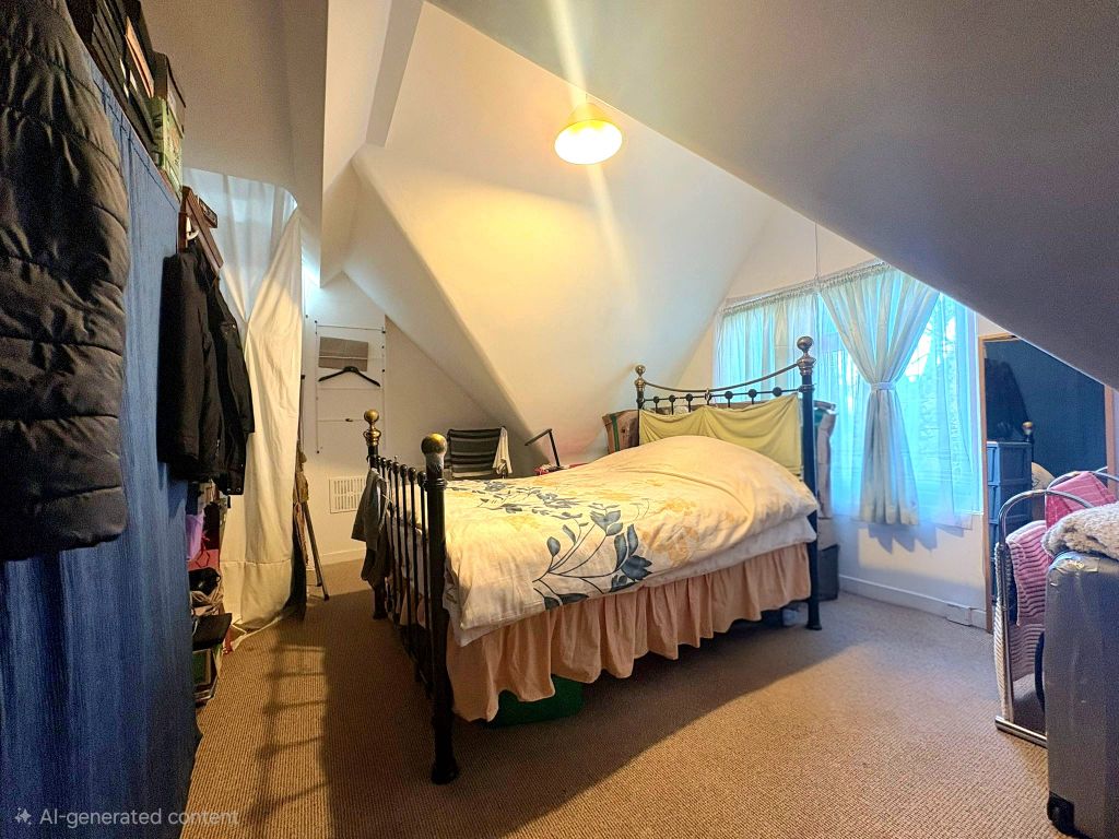 Property photo 3 of 11 2