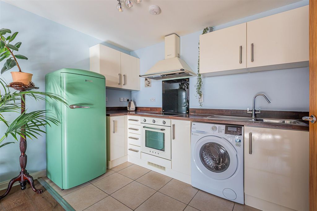Property photo 3 of 14 223 Zurich House-3.Jpg