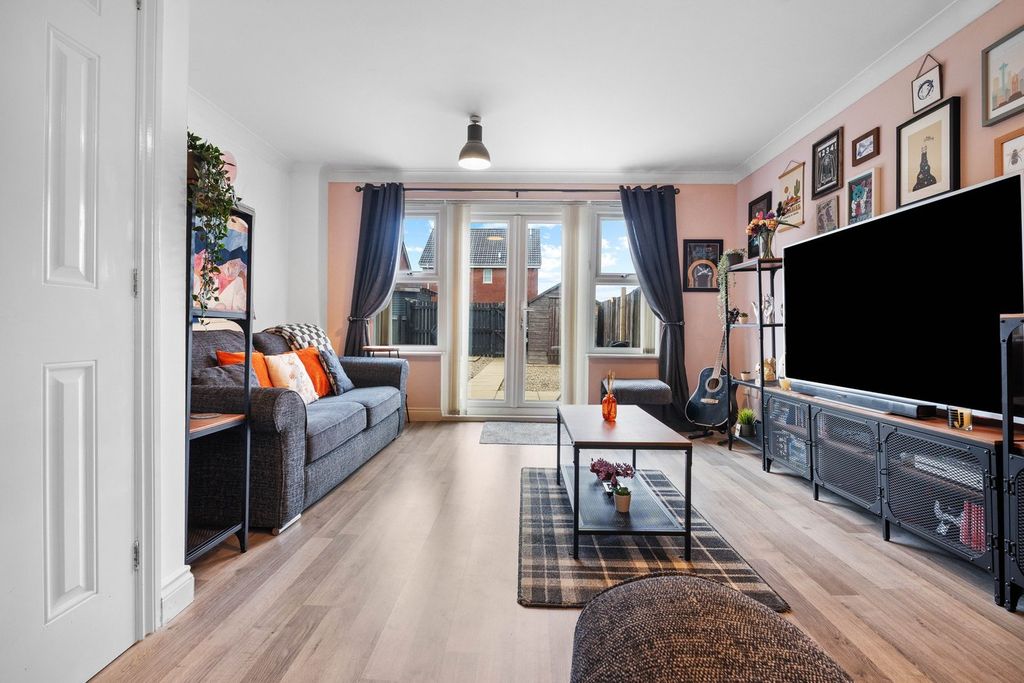 Property photo 2 of 18