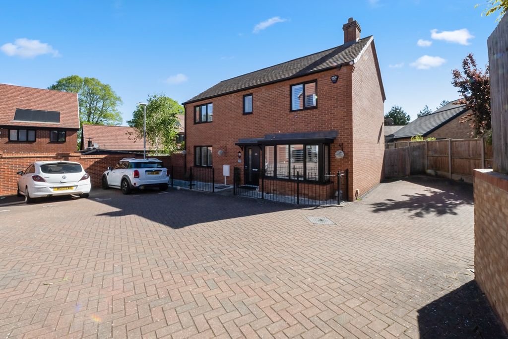 Property photo 2 of 26 5135742