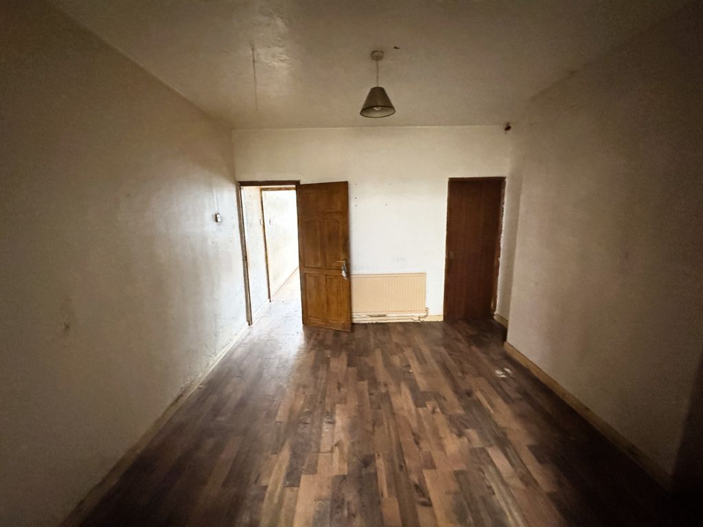 Property photo 3 of 12 Photo 11