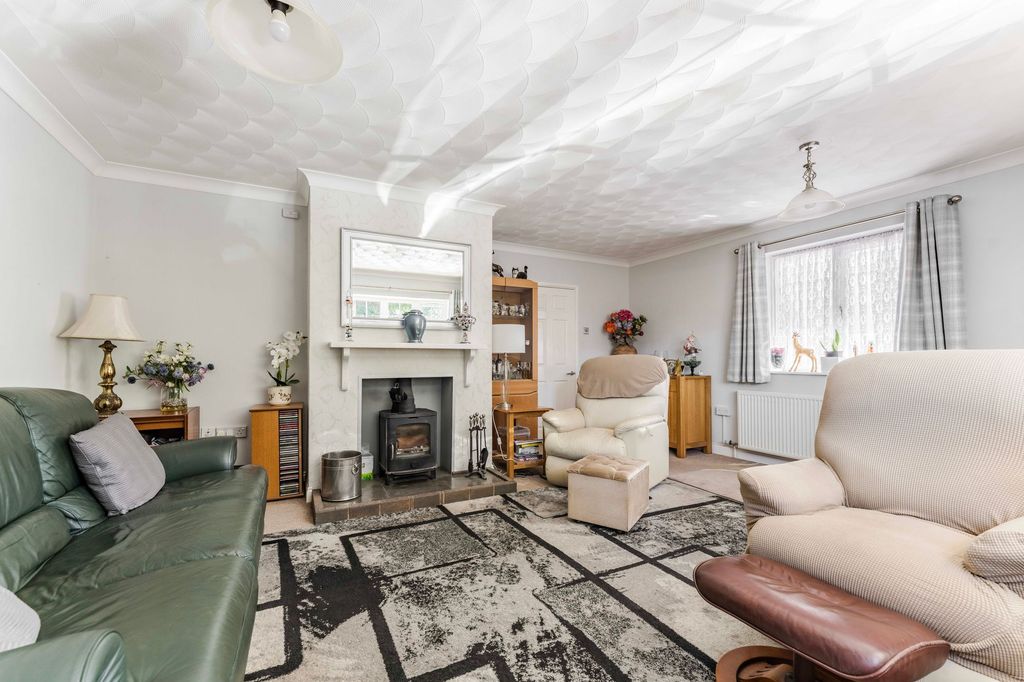 Property photo 2 of 19