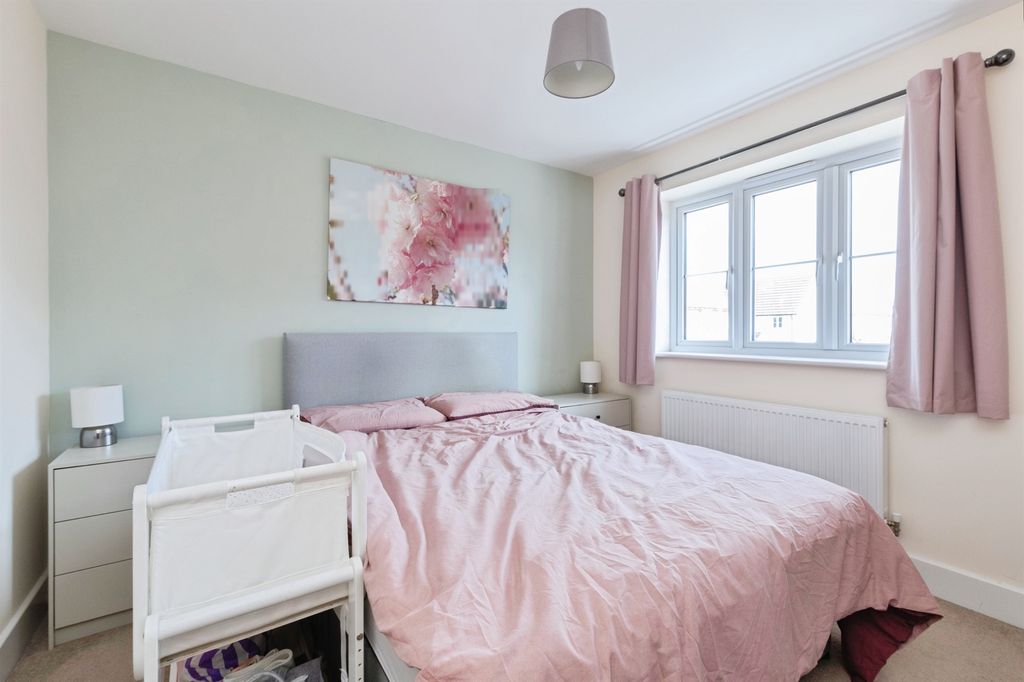 Property photo 2 of 18