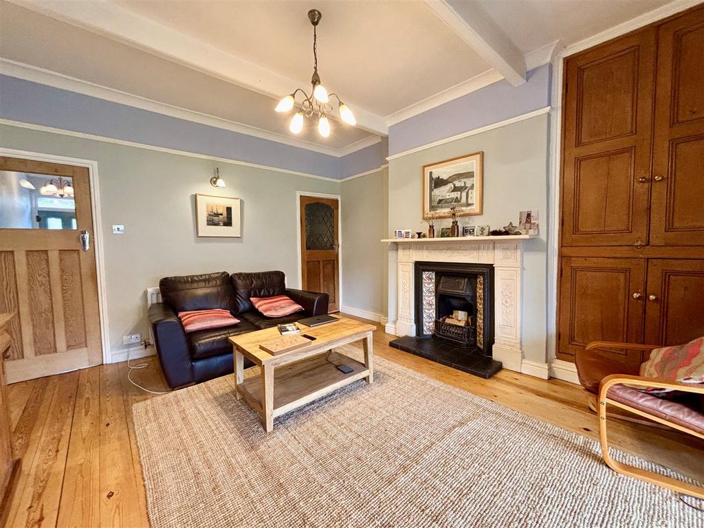 Property photo 2 of 24