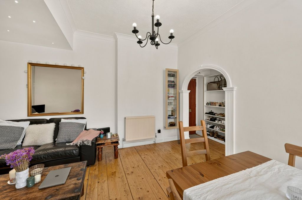 Property photo 3 of 11 Picture No. 27